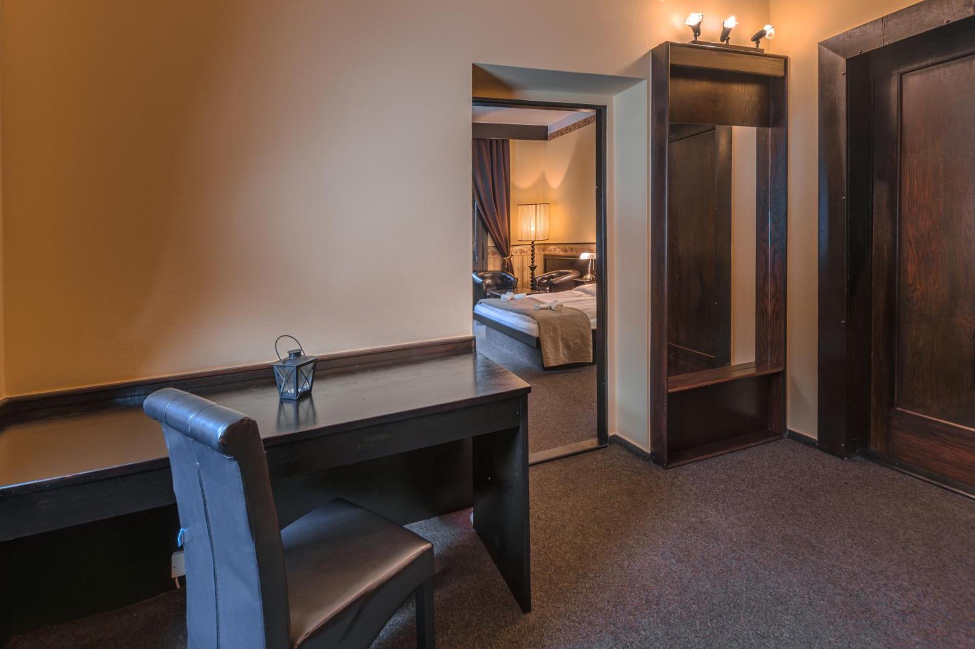 Hotel Lovecky Zamecek Orion Либерц Экстерьер фото