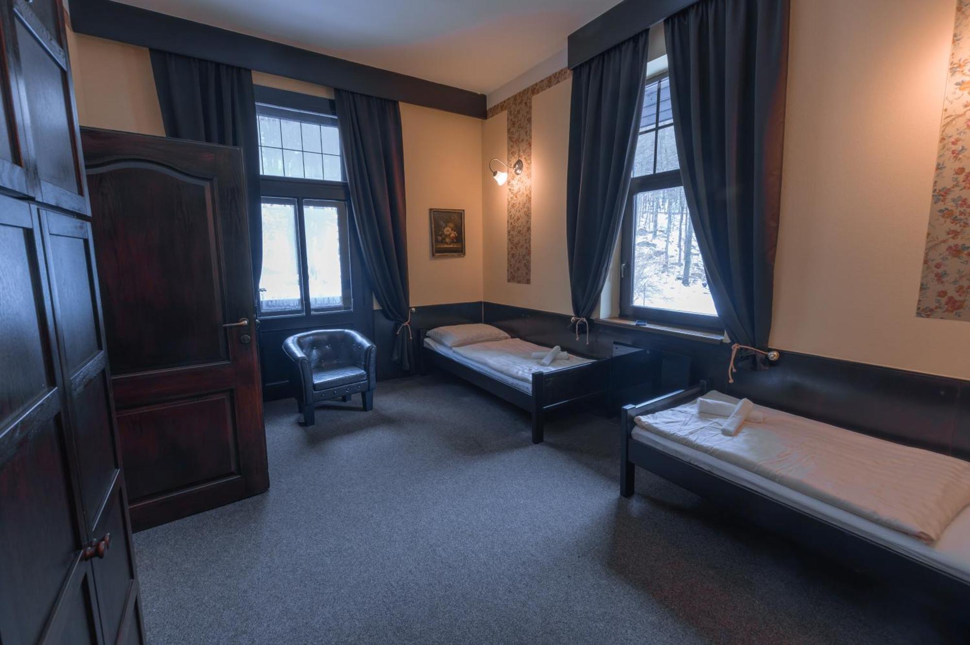 Hotel Lovecky Zamecek Orion Либерц Экстерьер фото