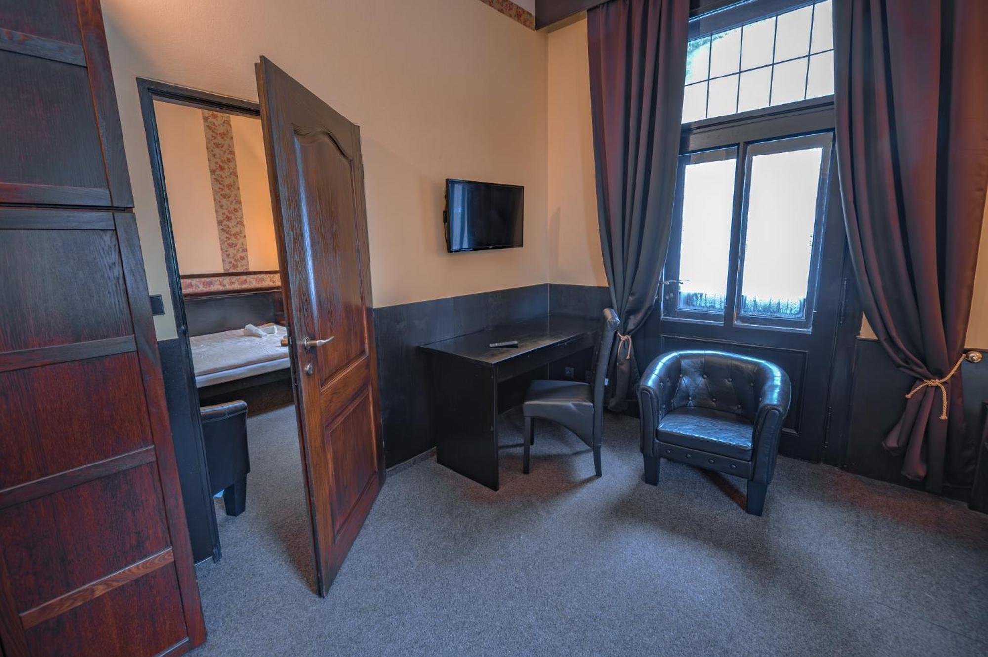 Hotel Lovecky Zamecek Orion Либерц Экстерьер фото