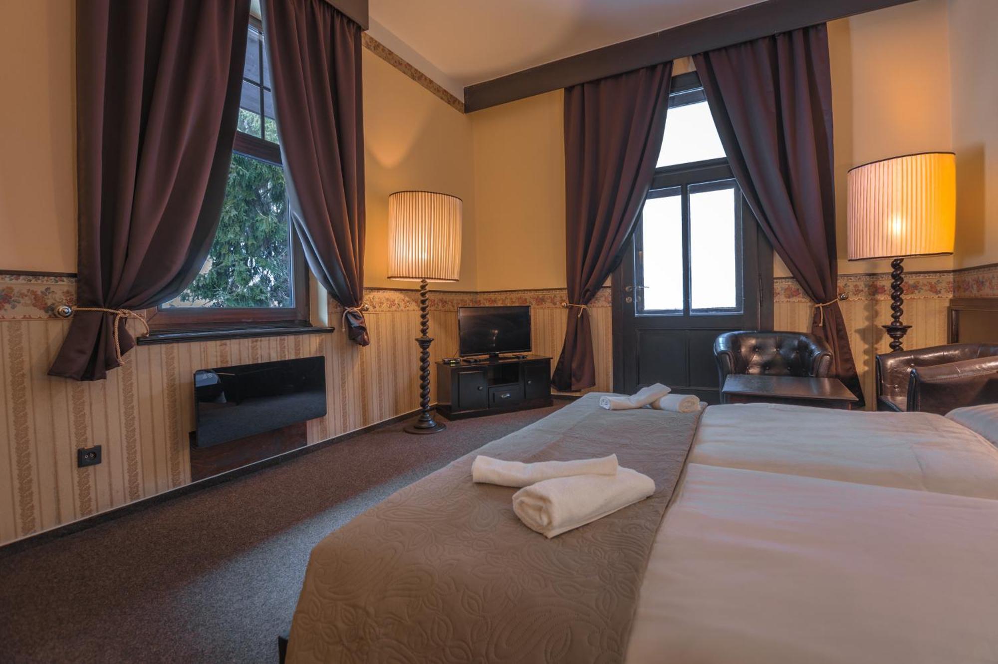 Hotel Lovecky Zamecek Orion Либерц Экстерьер фото